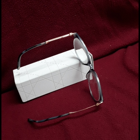 Tiffany & Co. Eyeglass Frames With RX - Picture 6 of 8